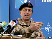 Tướng Anh David Richards 