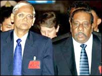 श्रीलंका में वार्ताकार पेइरिस और बालासिंघम