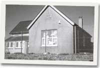 Mae dwy o ysgolion bro'r Cardi Bach wedi eu cau yr haf hwn