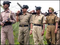 सीमा पर बीएसएफ़ के जवान