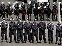 پولیس نے سڈنی اور میلبورن میں چھاپے مارے