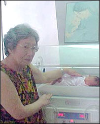 A avó paterna da criança foi para Índia