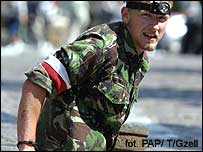 Hướng đạo Balan dựng lại cảnh chiến đấu 60 năm về trước