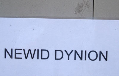 Newid Dynion: Dyma'r lle i fynd os 'da chi wedi cael llond bol ar y gŵr.