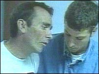 Donald Herbert (à esquerda) ficou diversos minutos sem oxigênio