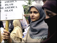 کراچی میں ڈاکٹر بھائیوں کی رہائی کے لیے مظاہرہ