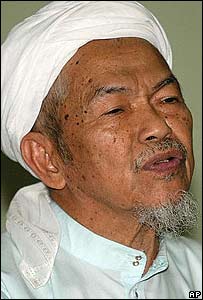 Lãnh đạo tinh thần của đảng PAS đối lập Nik Aziz