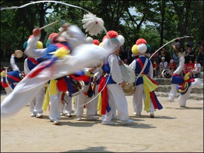 Múa truyền thống