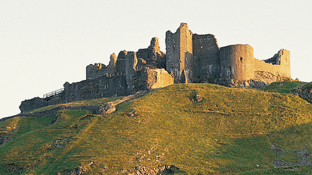 Castell Carreg Cennen © Wales Tourist Board