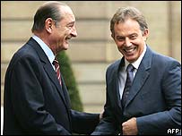 Chirac (esq) e Blair