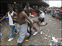 Fronta v neworleanském superdome