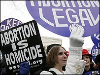 Washington'da düzenlenen ve her iki safın da katıldığı bir kürtaj gösterisi 