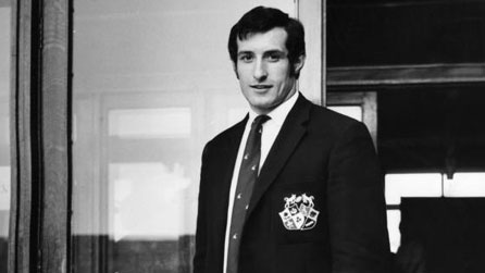 Gareth Edwards yn nillad tîm y llewod