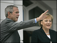 د سرمشريزې کوربنه، ميرکل، او د امريکا ولسمشر بوش