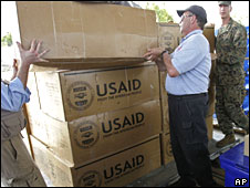 Viện trợ Mỹ từ kho ở Rayong, Thái Lan, ngày 14 tháng 5 năm 2008
