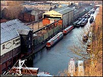 Stourbridge canal, by Nick Worthington