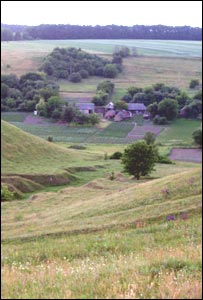 Природа навколо Мацківців дуже мальовнича, але це не додає надії селянам