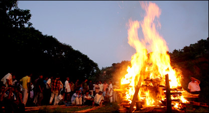 असम में धमाके