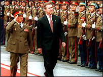 Bài báo nhận định quan hệ quân sự Việt Mỹ đang 'nồng ấm'