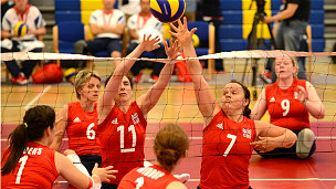 Волейбол сидячи