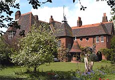 Image: Red House / Photographer: Barry Waddam, Twenty/Twenty