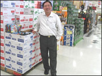 Ông Nguyễn Minh Chiêu tại siêu thị Sài Gòn City