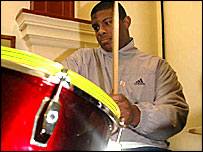 CSV Volunteer in drum workshop