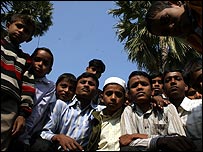 Meninos de Lakhanow, chamados Saddam Hussein (Foto: Prashant Ravi)