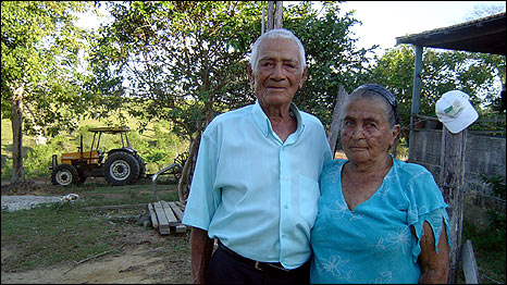 O agricultor Graciliano Mota da Silva e a mulher, Elza, em Rondon do Pará
