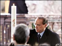 سيلويو برلوسکونی نخست وزير ايتاليا در مراسم تشييع جنازه نيکولا کاليپاری