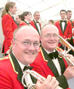 Efeilliaid o Fand y Rhyl, sef Dereck a Douglas Fletcher