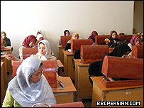 کارگاه آموزشی دختران