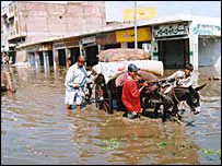 Pakistan'da sel suları