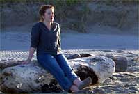 Gwenllian - ymlacio ar y traeth