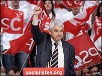 پاسکوال ماراگال رئيس جمهور کاتالونيا در يک تجمع پيش از همه پرسی