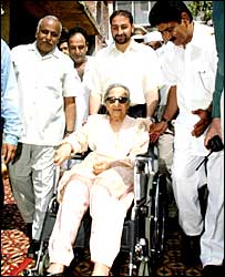 जनरल परवेज़ मुशर्रफ़ की माँ ज़रीन