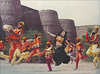 کیا کوئی محبت کی راہ میں حائل ہو سکتا ہے؟ 