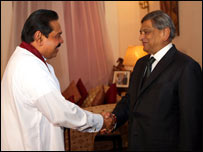 Minister krishna (R) with President Rajapaksa