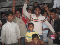 ख़ुशी मनाते मधेशी लोग