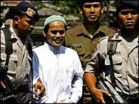 Amrozi disse estar 'feliz de morrer como um mártir'