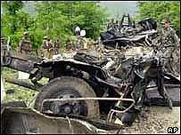 Destroços do ônibus que explodiu