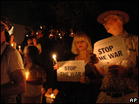 Vigília em solidariedade a Sheehan em Honolulu, no Havaí