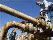 Irak'ta petrol tesisi