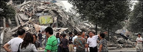 Trường học bị sập tại Đô Giang Yển