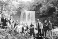 Disgyblion bl 12 ar waith maes ar ddechrau mis Medi gyda'r Adran Ddaearyddiaeth.