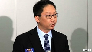 香港律政司司长袁国强答记者问（香港电台图片13/12/2012）