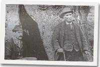 Sam Francis a John Evans y cigydd wrth y Geubren, Cwm Twrch