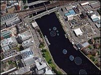 克莱德河上的睡莲太阳能板。