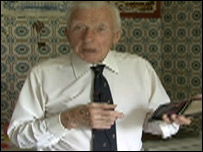 Stan Cox with his medal from Cologne 1939