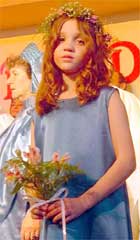 Un o ferched dawns flodau Eisteddfod y Wladfa